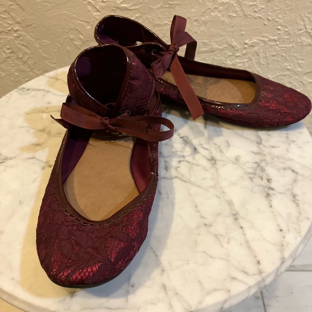 Maroon Lace Ballet Flats w/ Ankle Ribbons, size 7 from Restricted